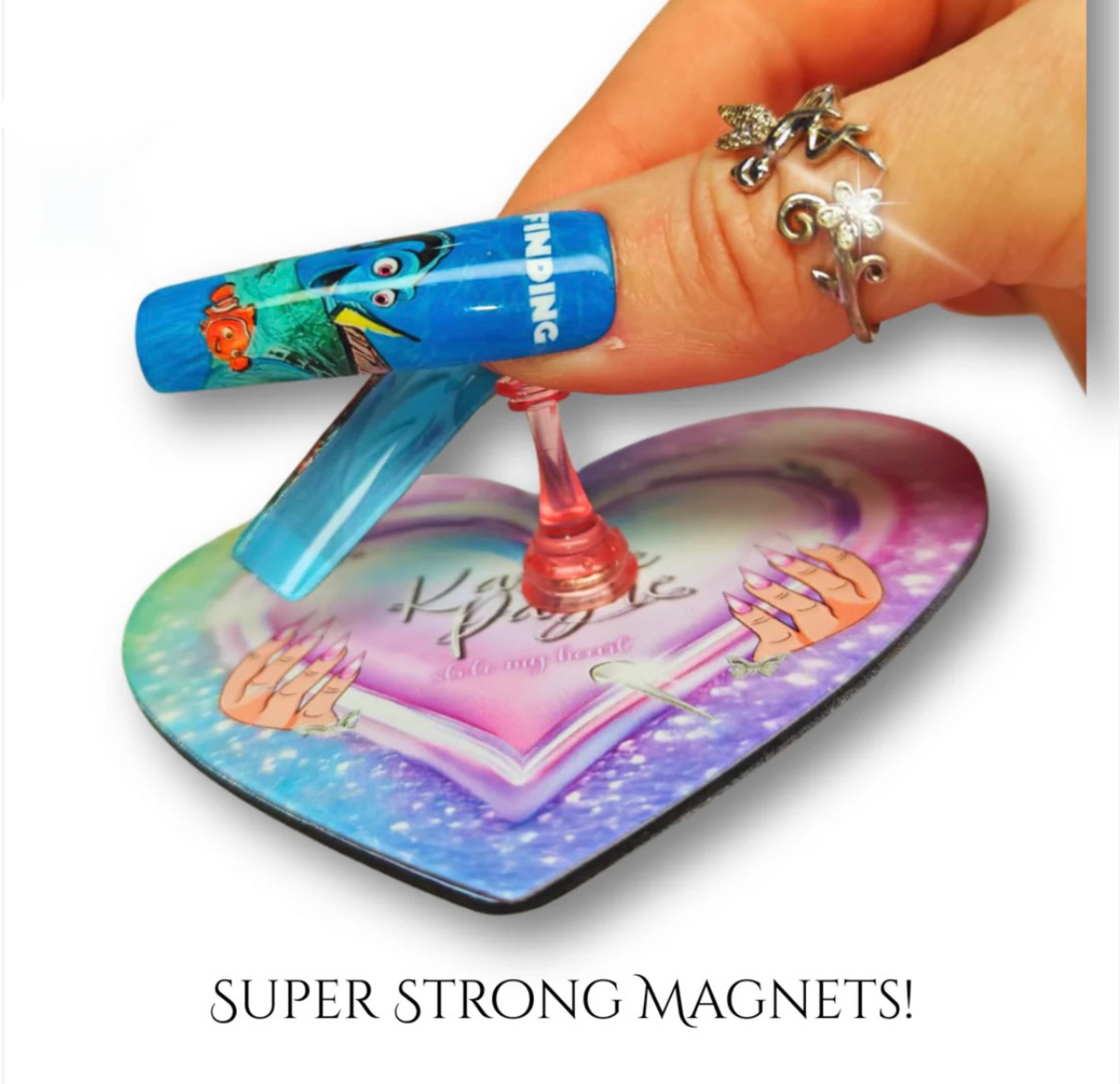 MAGNETIC HEART STAND